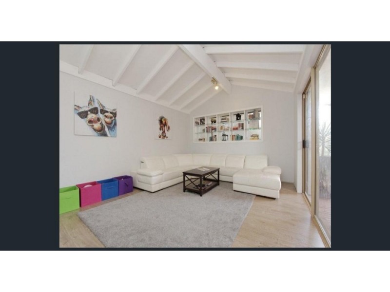 22 Grebe Street, Stirling WA 6021