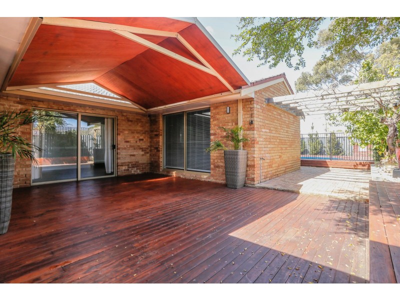 22 Grebe Street, Stirling WA 6021