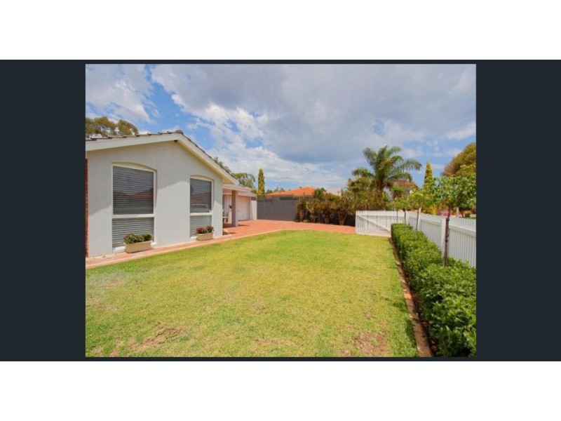 22 Grebe Street, Stirling WA 6021