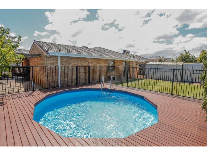 22 Grebe Street, Stirling WA 6021