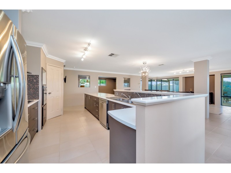 9 Jolly Rambler Boulevard, Ravenswood WA 6208