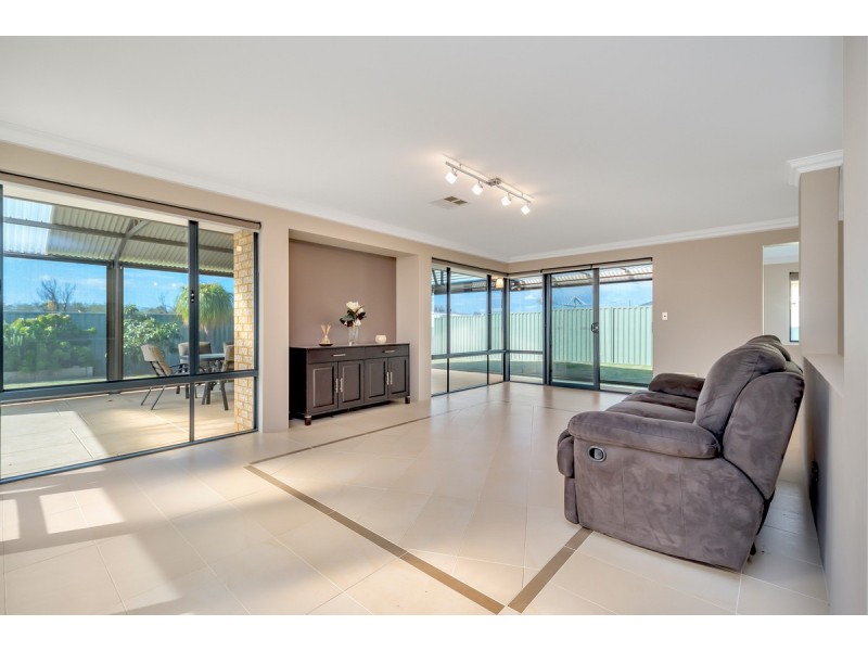 9 Jolly Rambler Boulevard, Ravenswood WA 6208