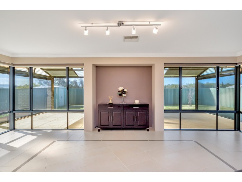 9 Jolly Rambler Boulevard, Ravenswood WA 6208