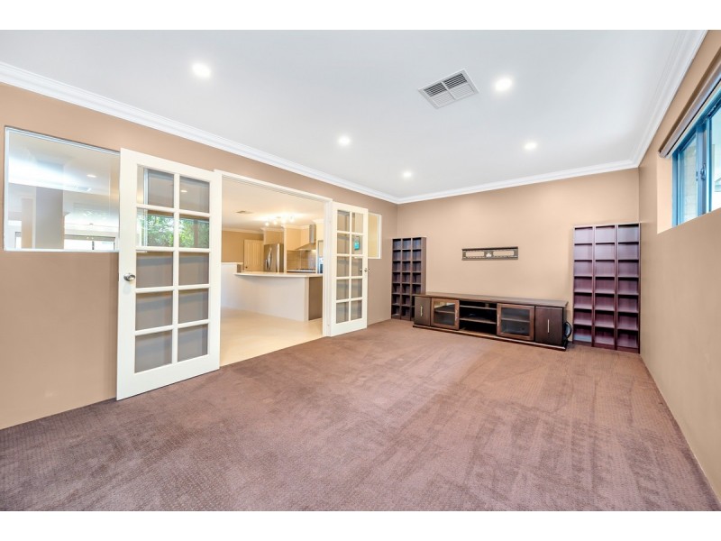 9 Jolly Rambler Boulevard, Ravenswood WA 6208