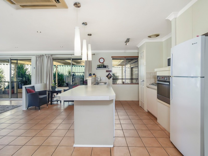 3 Carwoola Circle, Carramar WA 6031