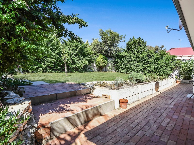 3 Carwoola Circle, Carramar WA 6031