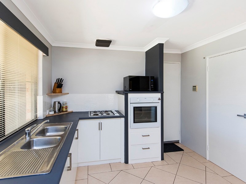 41 Roscommon Crescent, Orelia WA 6167