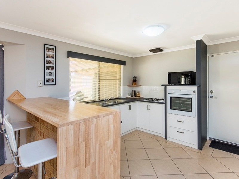 41 Roscommon Crescent, Orelia WA 6167