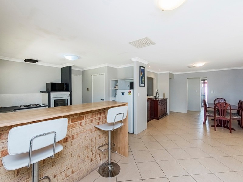41 Roscommon Crescent, Orelia WA 6167