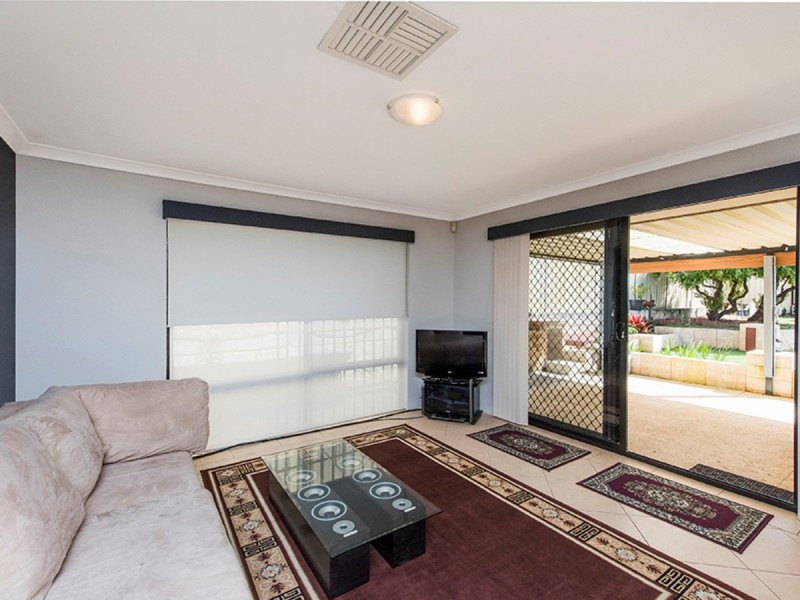41 Roscommon Crescent, Orelia WA 6167
