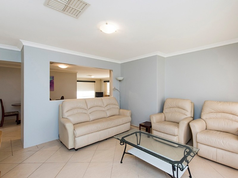 41 Roscommon Crescent, Orelia WA 6167