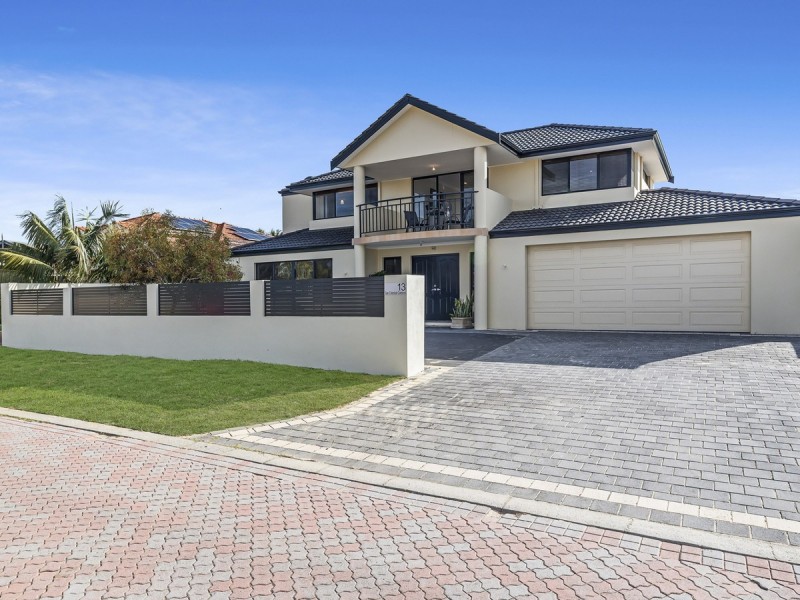 13 San Cristobal Gardens, Secret Harbour WA 6173