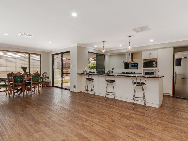 13 San Cristobal Gardens, Secret Harbour WA 6173