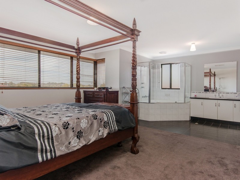 13 San Cristobal Gardens, Secret Harbour WA 6173