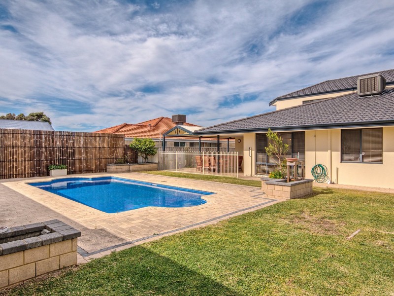 13 San Cristobal Gardens, Secret Harbour WA 6173