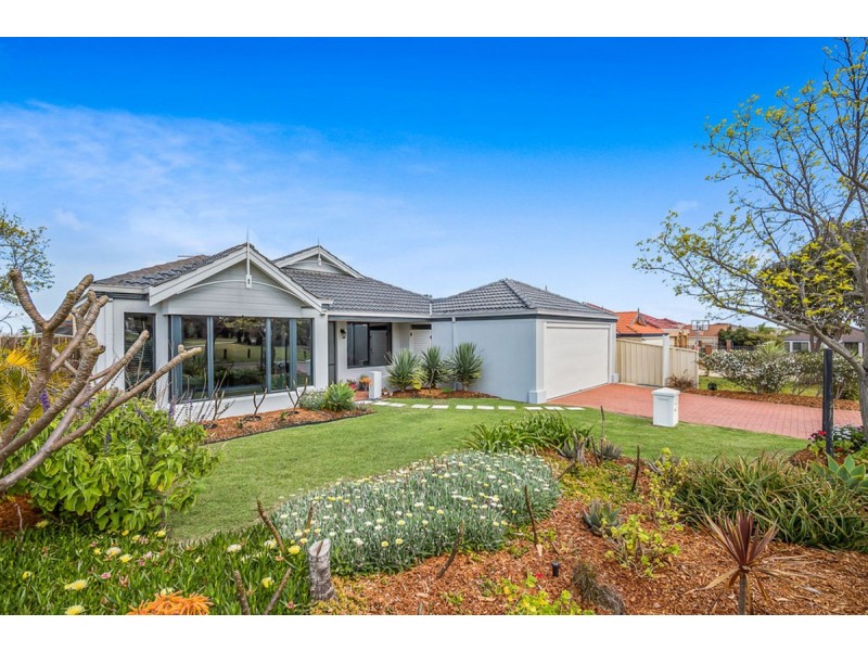 17 Brightlands Circuit, Carramar WA 6031