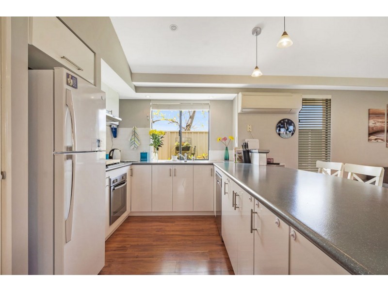 17 Brightlands Circuit, Carramar WA 6031