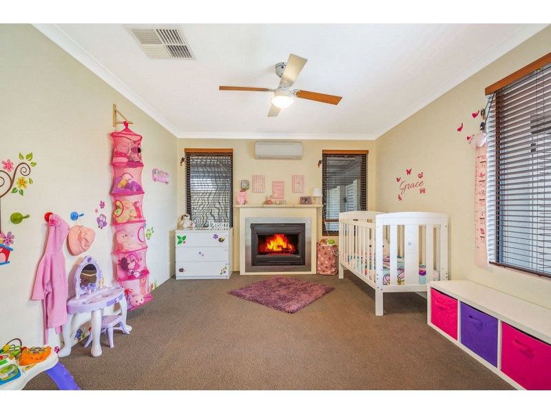 17 Brightlands Circuit, Carramar WA 6031