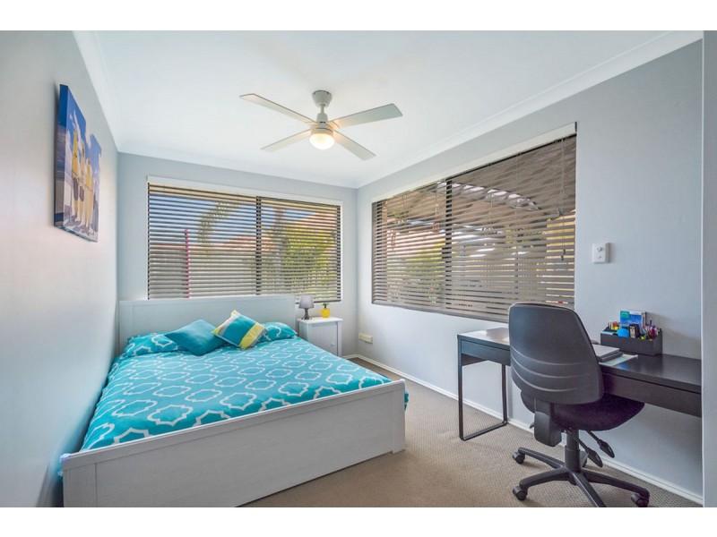 17 Brightlands Circuit, Carramar WA 6031