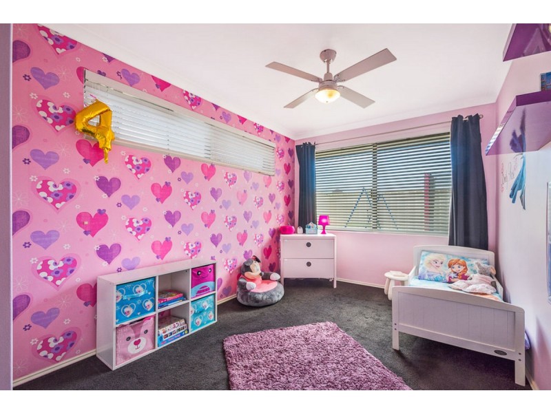 17 Brightlands Circuit, Carramar WA 6031