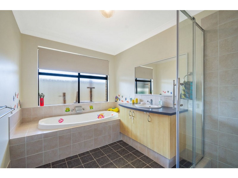 17 Brightlands Circuit, Carramar WA 6031
