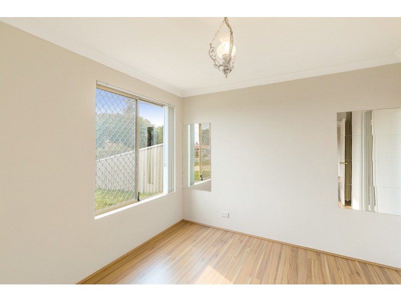 5 Burrows Place, Parmelia WA 6167