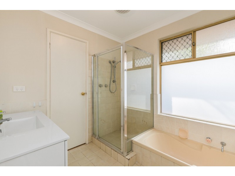 5 Burrows Place, Parmelia WA 6167