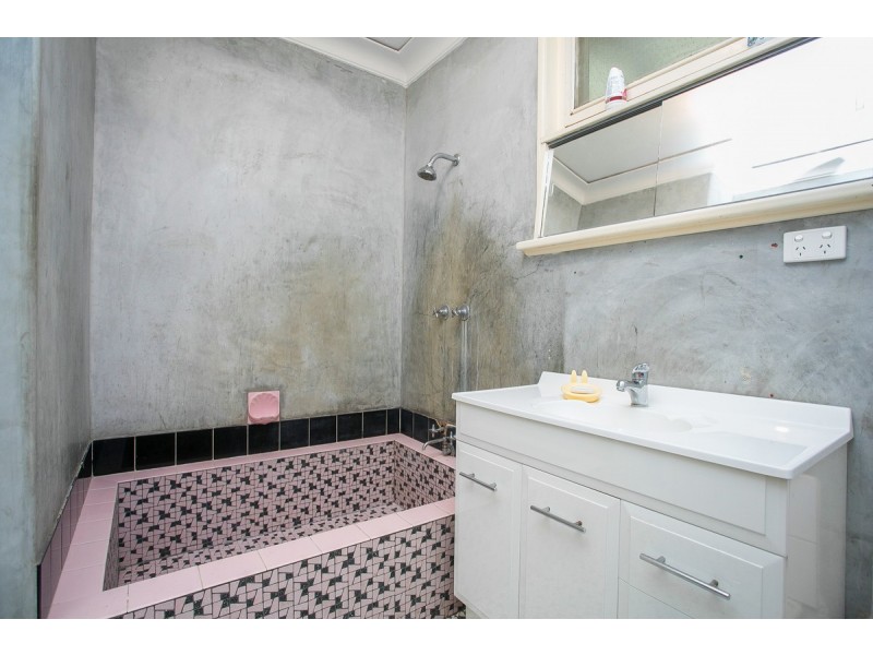 17 Ravenswood Drive, Nollamara WA 6061