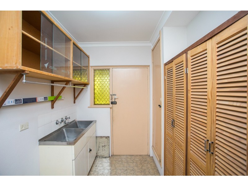 17 Ravenswood Drive, Nollamara WA 6061