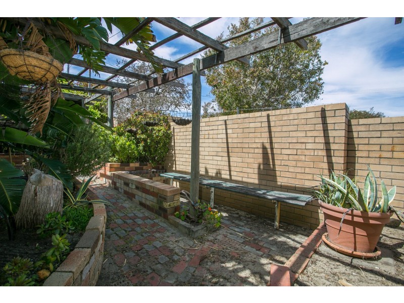 17 Ravenswood Drive, Nollamara WA 6061