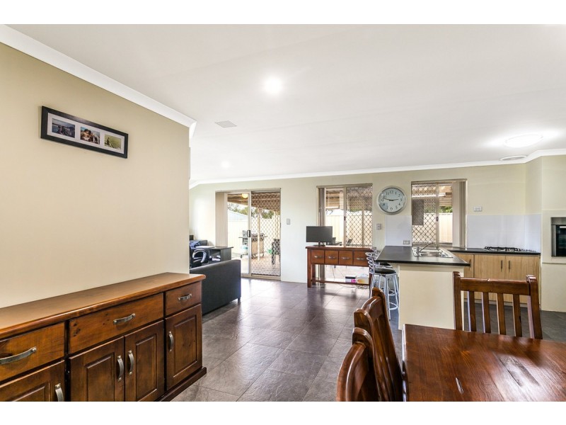 22 Brandon Mews, Parmelia WA 6167