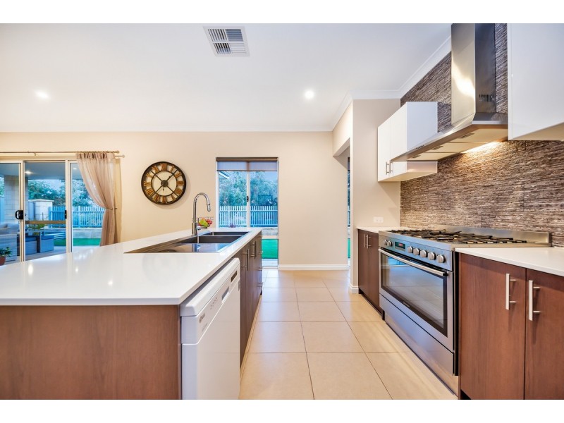 15 Headingley Link, Meadow Springs WA 6210