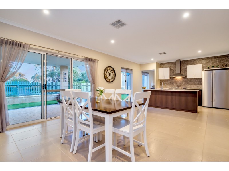 15 Headingley Link, Meadow Springs WA 6210