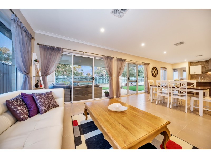 15 Headingley Link, Meadow Springs WA 6210