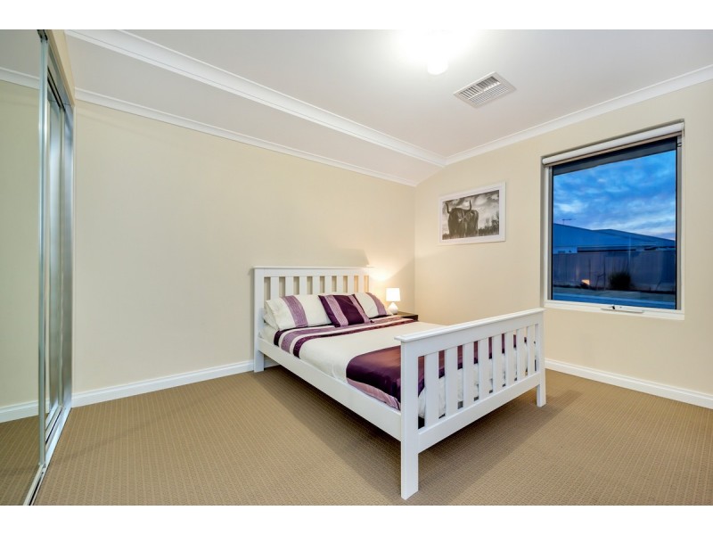 15 Headingley Link, Meadow Springs WA 6210