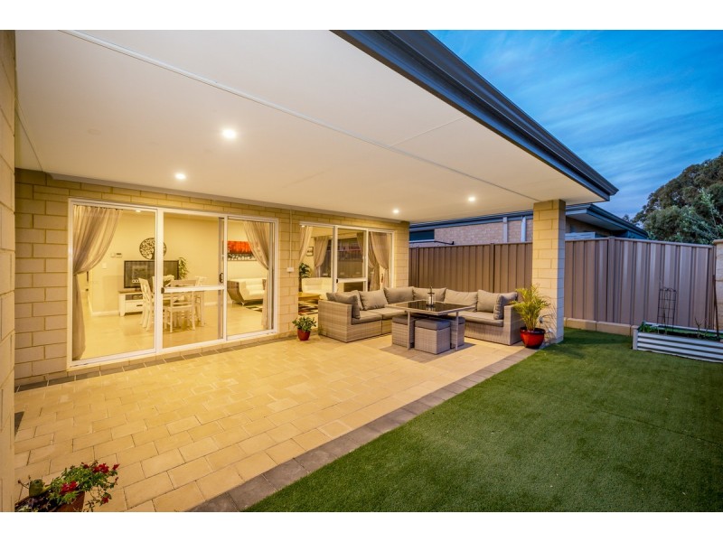 15 Headingley Link, Meadow Springs WA 6210