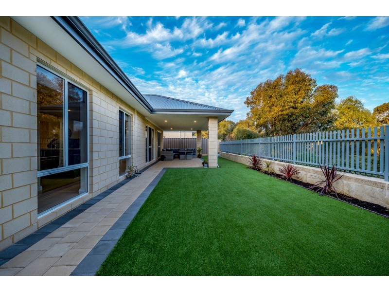 15 Headingley Link, Meadow Springs WA 6210