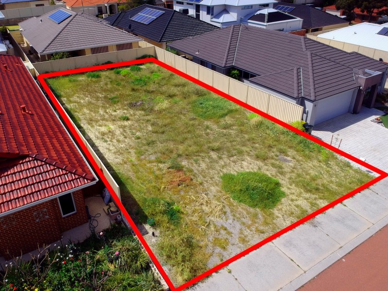 8 Fairvale Bend, Madeley WA 6065