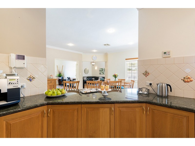 3 Bennett Drive, Canning Vale WA 6155