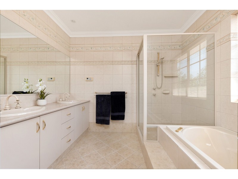 3 Bennett Drive, Canning Vale WA 6155