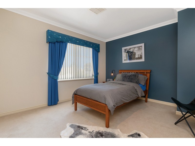 3 Bennett Drive, Canning Vale WA 6155