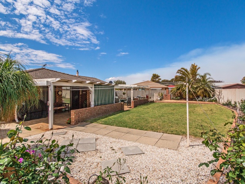 5 Compass Place, Waikiki WA 6169