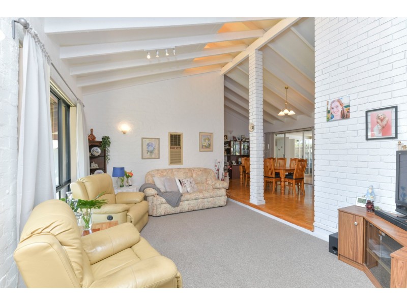 2A Northmoor Road, Eden Hill WA 6054