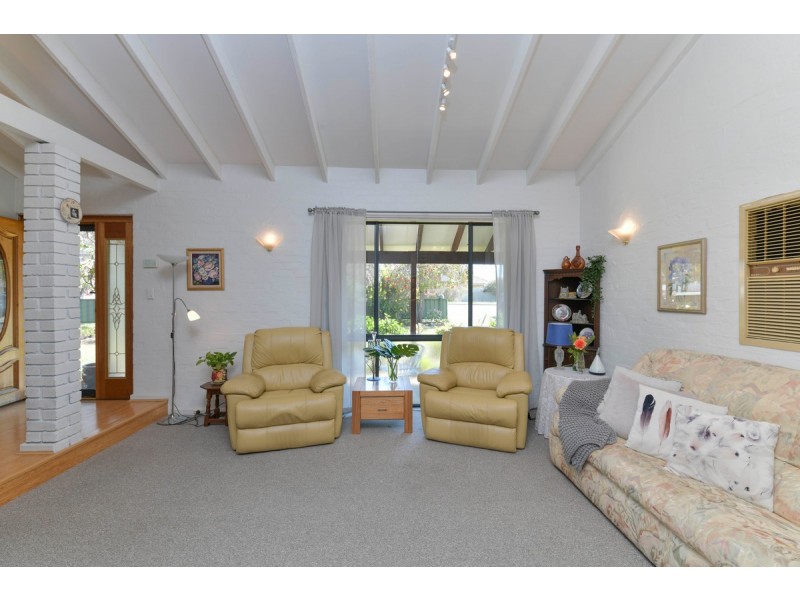 2A Northmoor Road, Eden Hill WA 6054