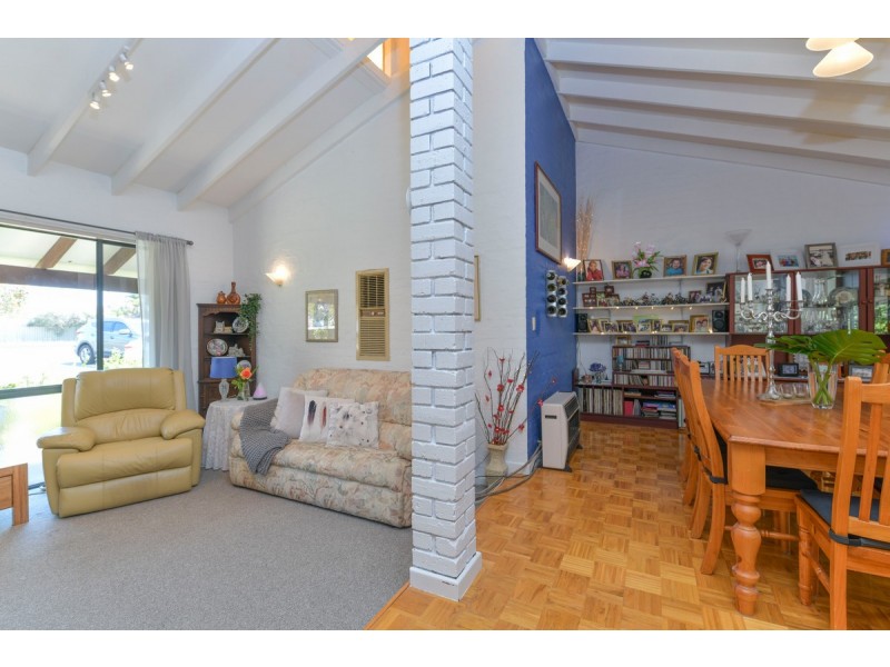 2A Northmoor Road, Eden Hill WA 6054