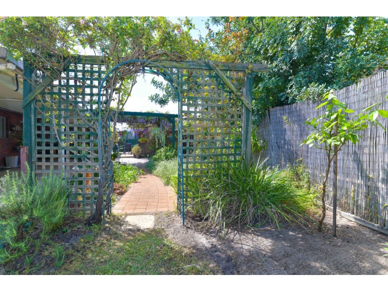 2A Northmoor Road, Eden Hill WA 6054