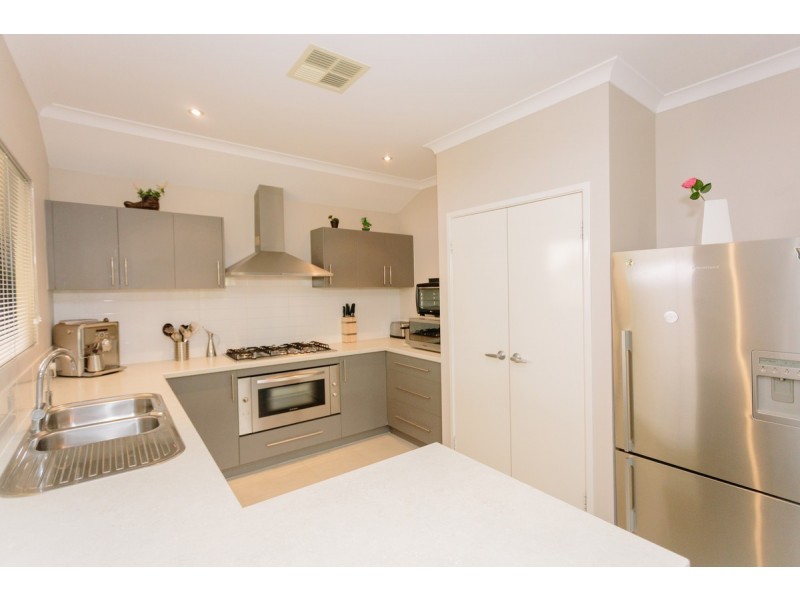 11 Atley Pass, Carramar WA 6031