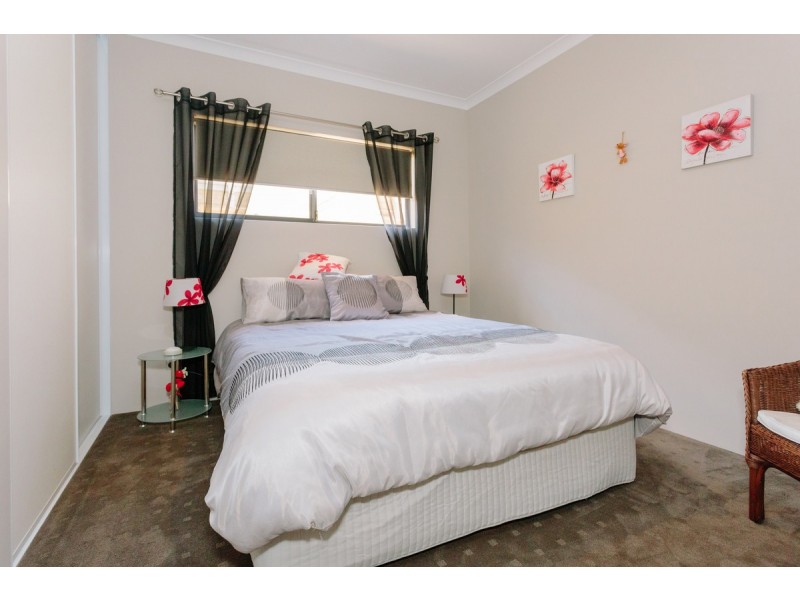 11 Atley Pass, Carramar WA 6031