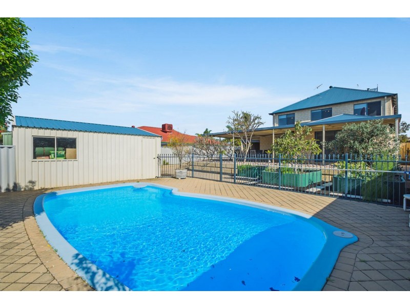 51 East Road, Hocking WA 6065