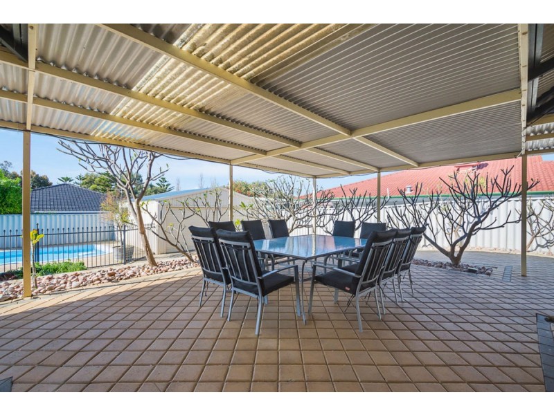 51 East Road, Hocking WA 6065